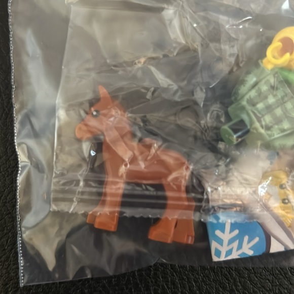 Lego Minifigures Series 22 Horse and Groom CMF - Picture 3 of 5